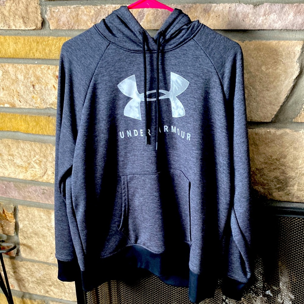 Under armor hooded sweat shirt